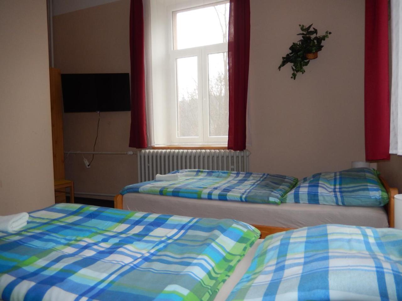 Hotel Penzion Manetin U Sv. Barbory Extérieur photo