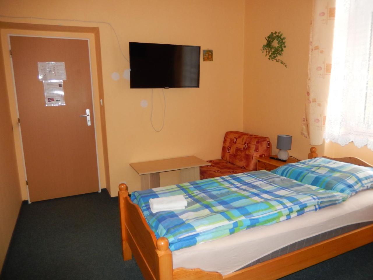 Hotel Penzion Manetin U Sv. Barbory Extérieur photo