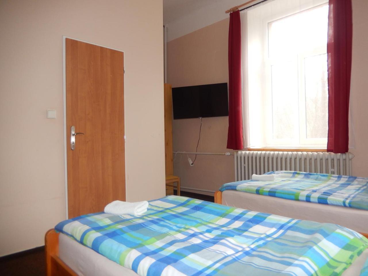 Hotel Penzion Manetin U Sv. Barbory Extérieur photo