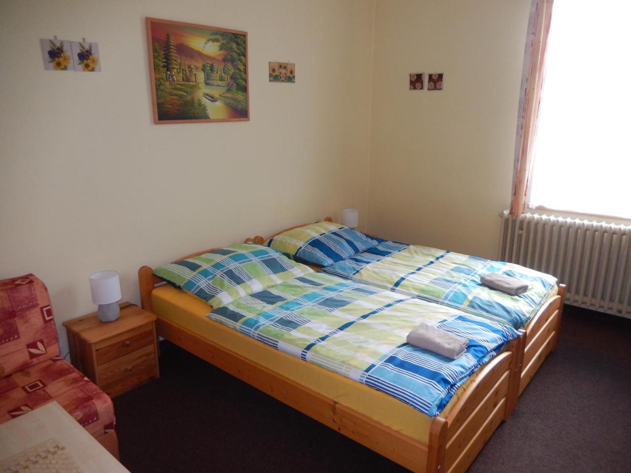 Hotel Penzion Manetin U Sv. Barbory Extérieur photo